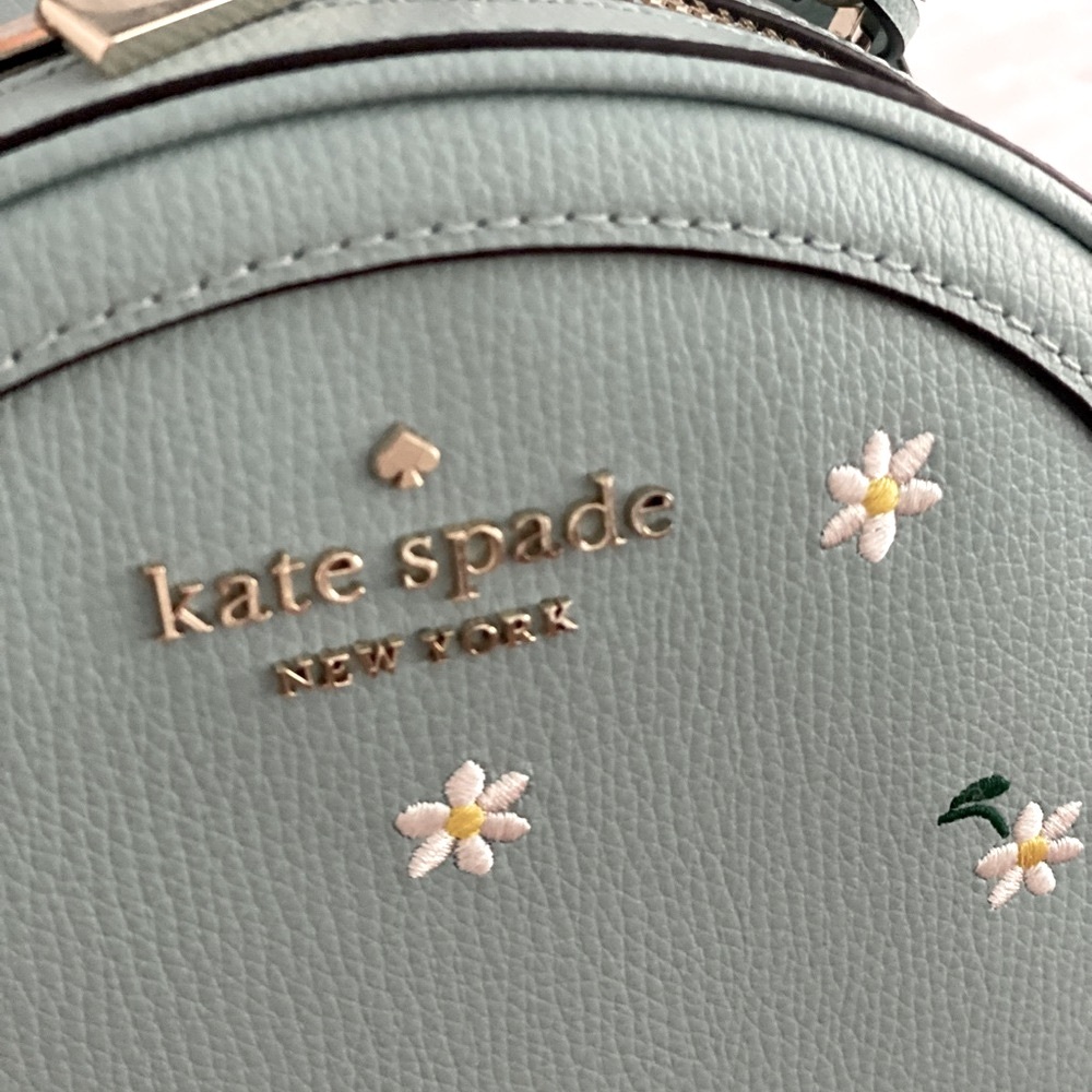 KATE SPADE | Blue Daisy Purse Embroidered Canteen - Picture 6 of 16